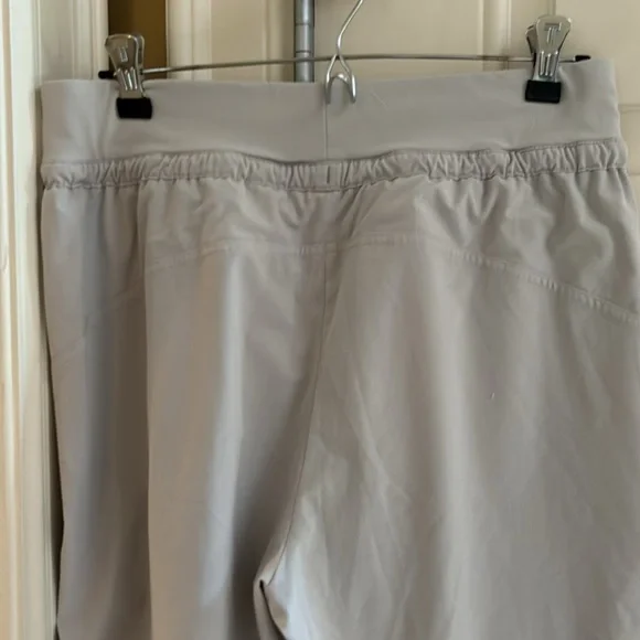 Athleta Attitude jogger, size 6 tall - Picture 4 of 8